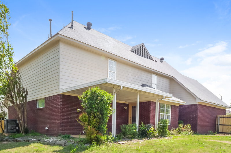 2,435/Mo, 4663 Shadow Field Ln Arlington, TN 38002 Rear View 2