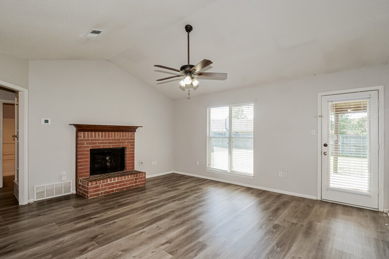 1,700/Mo, 6935 Amanda Dr N Olive Branch, MS 38654 Living Room View