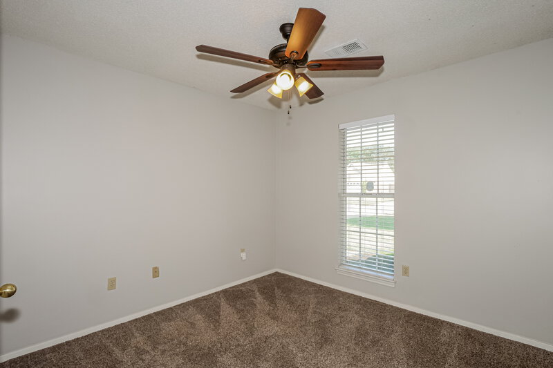 1,700/Mo, 6935 Amanda Dr N Olive Branch, MS 38654 Bedroom View 3