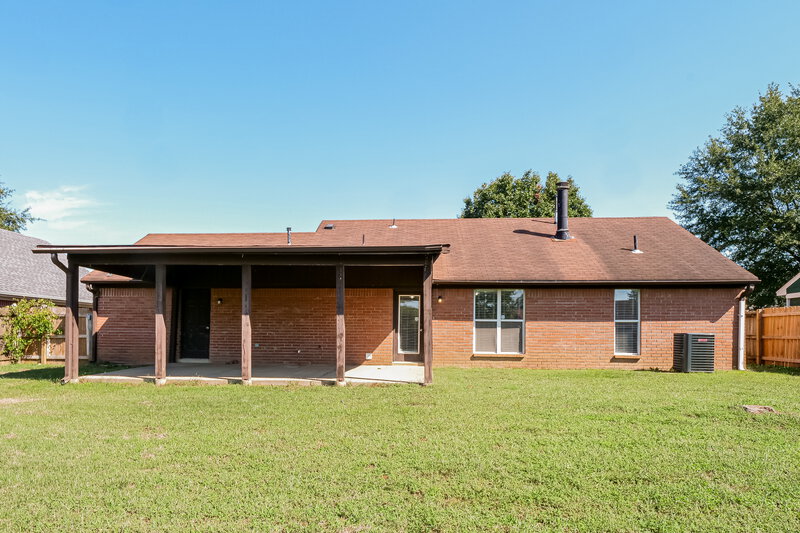 1,700/Mo, 6935 Amanda Dr N Olive Branch, MS 38654 Rear View