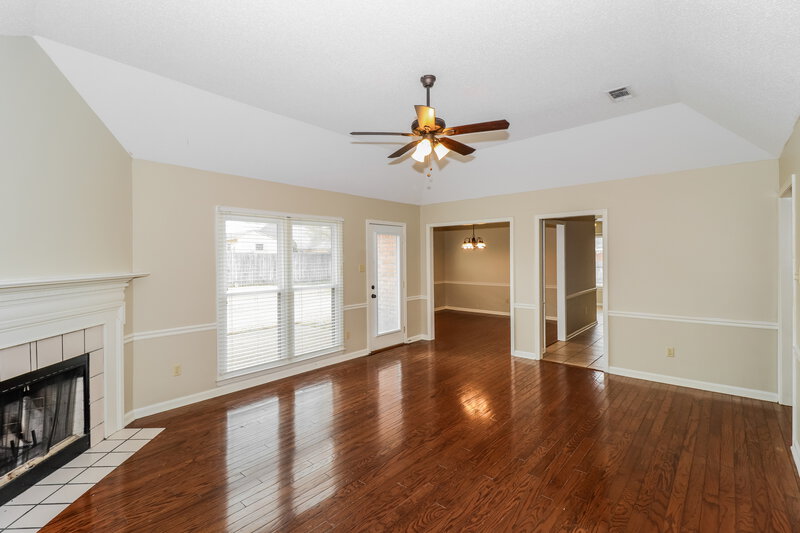 1,910/Mo, 430 Cherry Hollow Cv Cordova, TN 38018 Living Room View 2