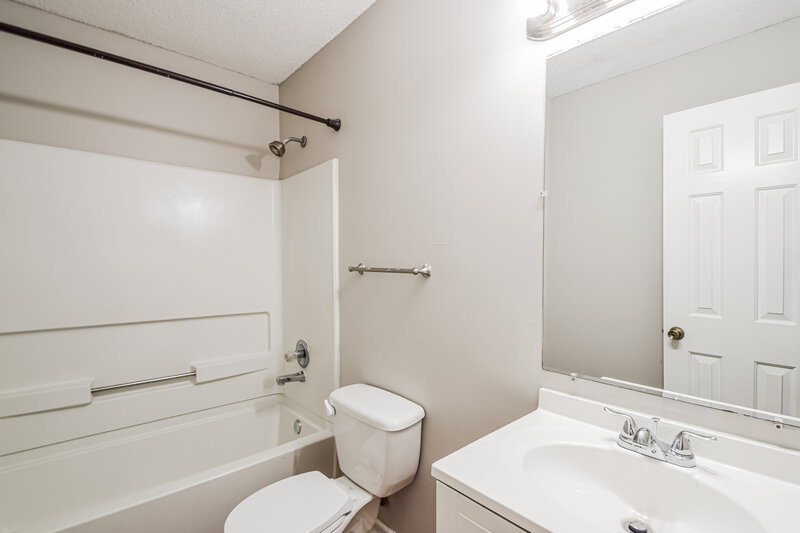 1,745/Mo, 10378 Yates Dr Olive Branch, MS 38654 Bathroom View
