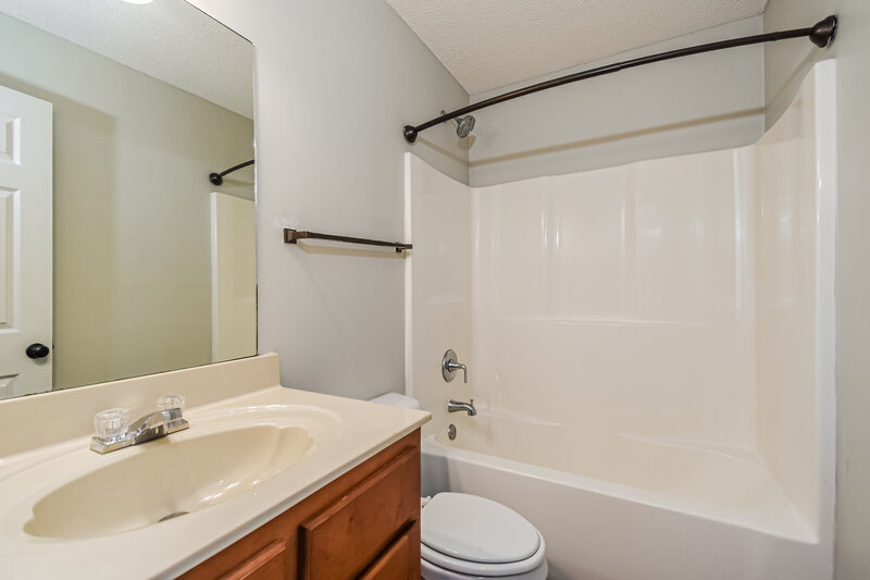 2,040/Mo, 8161 Loden Cv Southaven, MS 38671 Bathroom View
