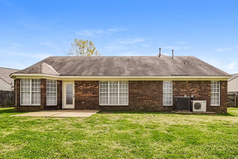 2,040/Mo, 8161 Loden Cv Southaven, MS 38671 Rear View