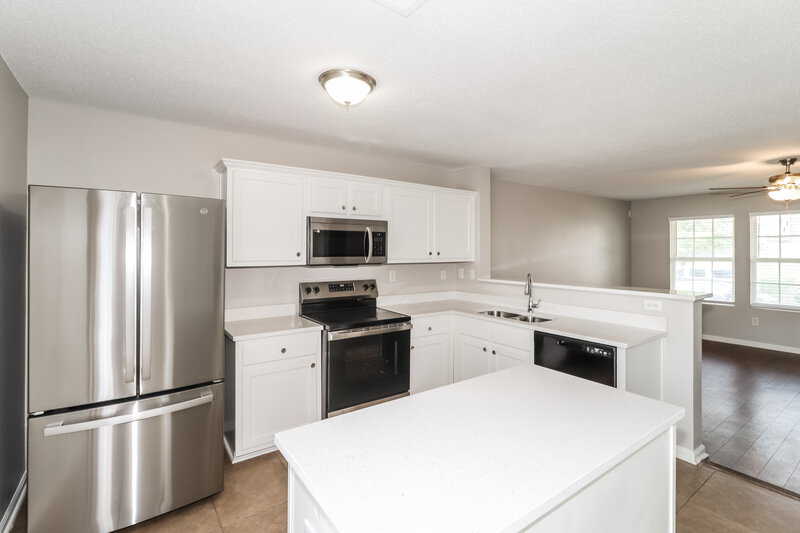 1,835/Mo, 10075 Chariden Dr Cordova, TN 38016 Kitchen View 2