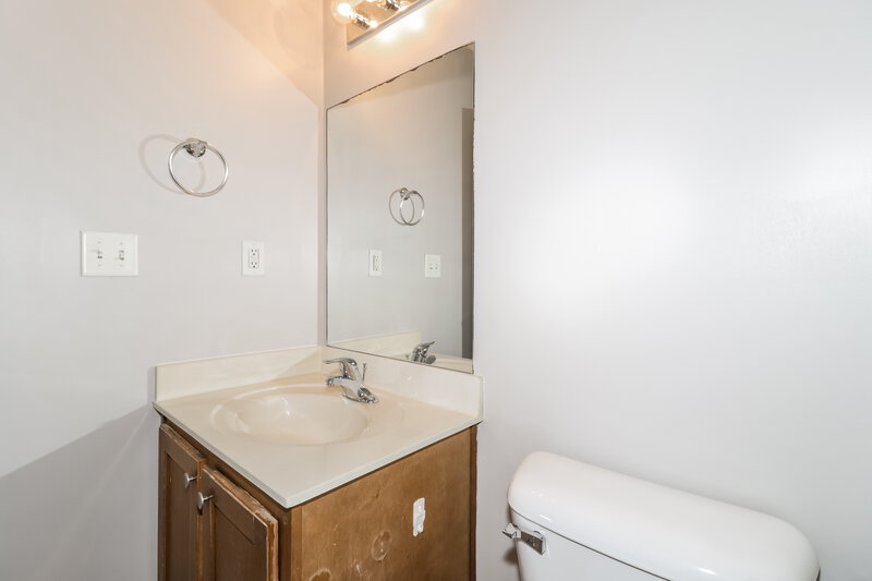 1,835/Mo, 10075 Chariden Dr Cordova, TN 38016 Bathroom View