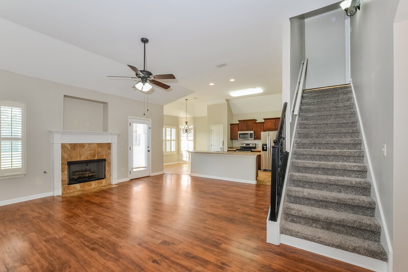 2,130/Mo, 3080 Greenhouse Dr Southaven, MS 38672 Living Room View 2