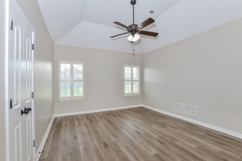 2,130/Mo, 3080 Greenhouse Dr Southaven, MS 38672 Main Bedroom View