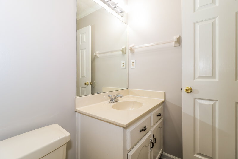 1,700/Mo, 2214 Lake Hill Ct Cordova, TN 38016 Bathroom View