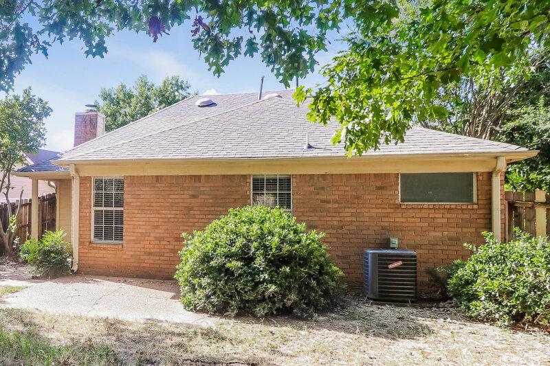 1,700/Mo, 2214 Lake Hill Ct Cordova, TN 38016 Rear View