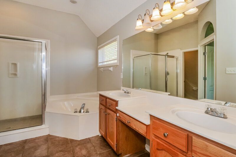 2,870/Mo, 7274 Busher Dr Olive Branch, MS 38654 Main Bathroom View