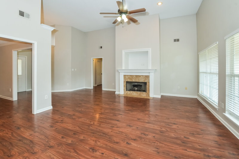 2,225/Mo, 1859 Winners Circle Cv Southaven, MS 38671 Living Room View 4