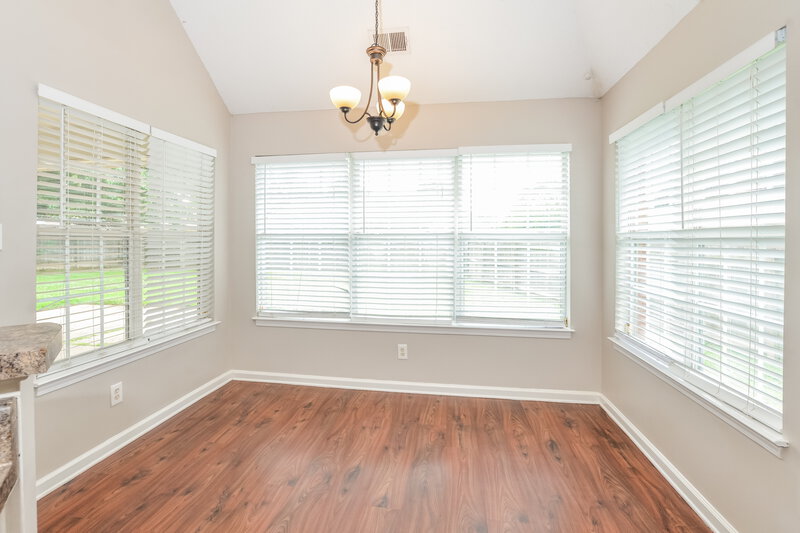 2,225/Mo, 1859 Winners Circle Cv Southaven, MS 38671 Breakfast Nook View