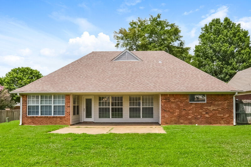 2,225/Mo, 1859 Winners Circle Cv Southaven, MS 38671 Rear View