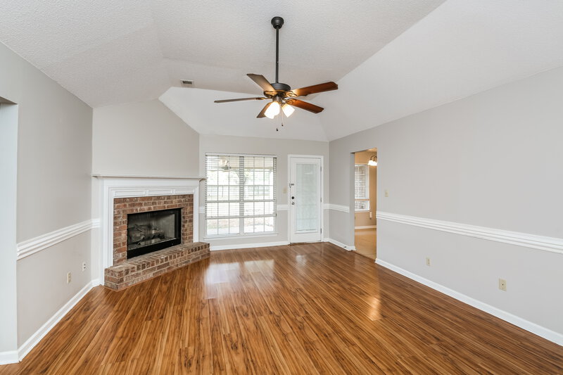 2,590/Mo, 2350 Heather Rdg Southaven, MS 38672 Living Room View 2
