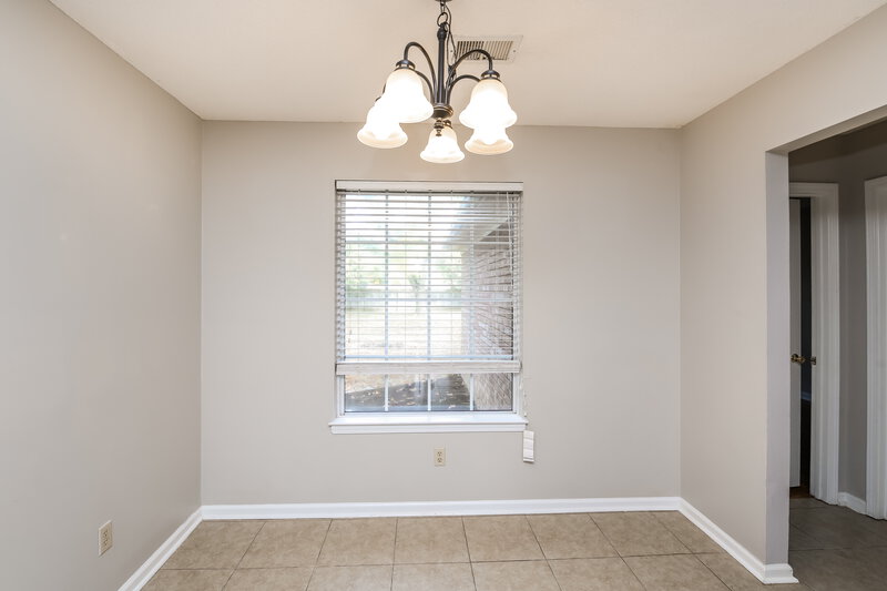 2,590/Mo, 2350 Heather Rdg Southaven, MS 38672 Breakfast Nook View