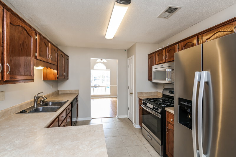 2,590/Mo, 2350 Heather Rdg Southaven, MS 38672 Kitchen View