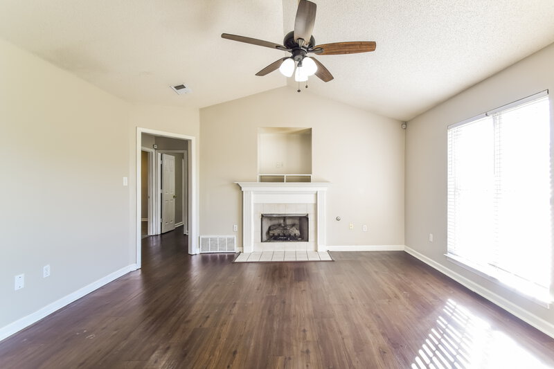 1,745/Mo, 7896 Nature Walk Dr Southaven, MS 38671 Living Room View