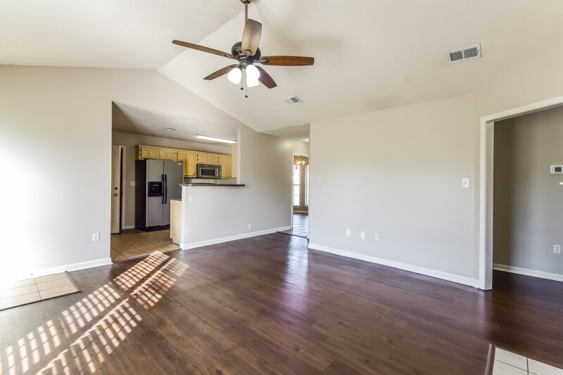 1,745/Mo, 7896 Nature Walk Dr Southaven, MS 38671 Living Room View 2