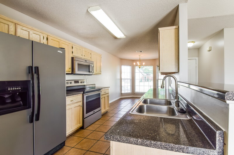 1,745/Mo, 7896 Nature Walk Dr Southaven, MS 38671 Kitchen View 3