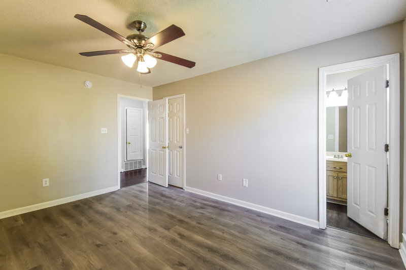 1,745/Mo, 7896 Nature Walk Dr Southaven, MS 38671 Main Bedroom View 3