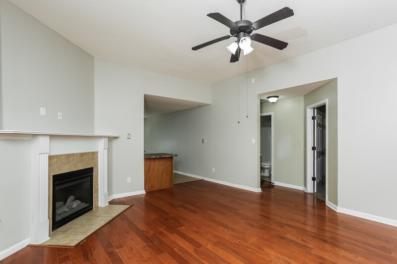 2,425/Mo, 3209 Amanda Belle Southaven, MS 38672 Living Room View 2