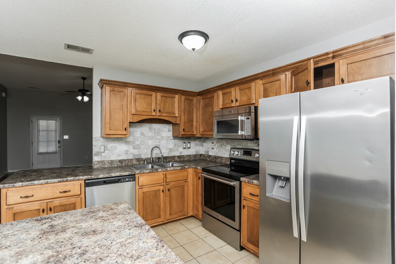 2,425/Mo, 3209 Amanda Belle Southaven, MS 38672 Kitchen View