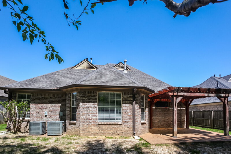 2,425/Mo, 3209 Amanda Belle Southaven, MS 38672 Rear View