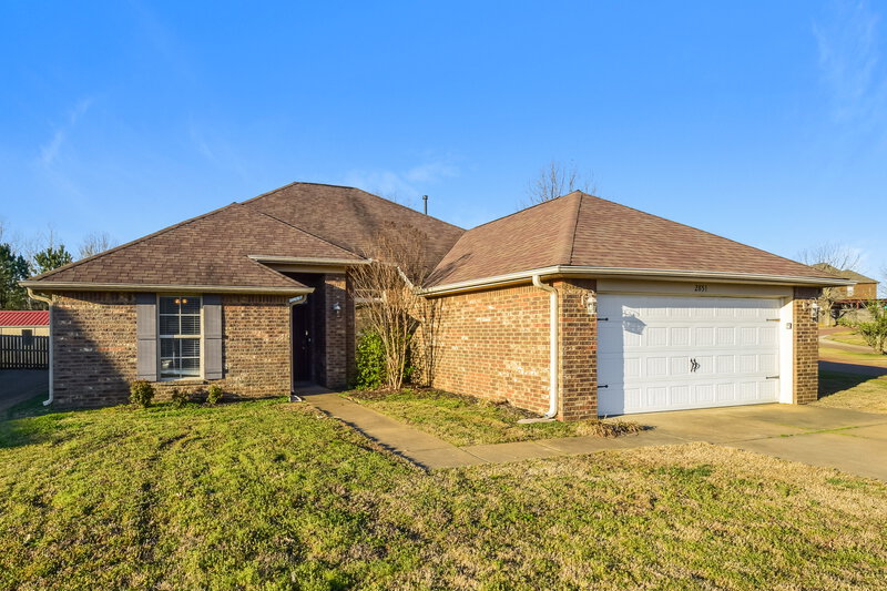 2,165/Mo, 2851 S Hartland Dr Southaven, MS 38672 Front View