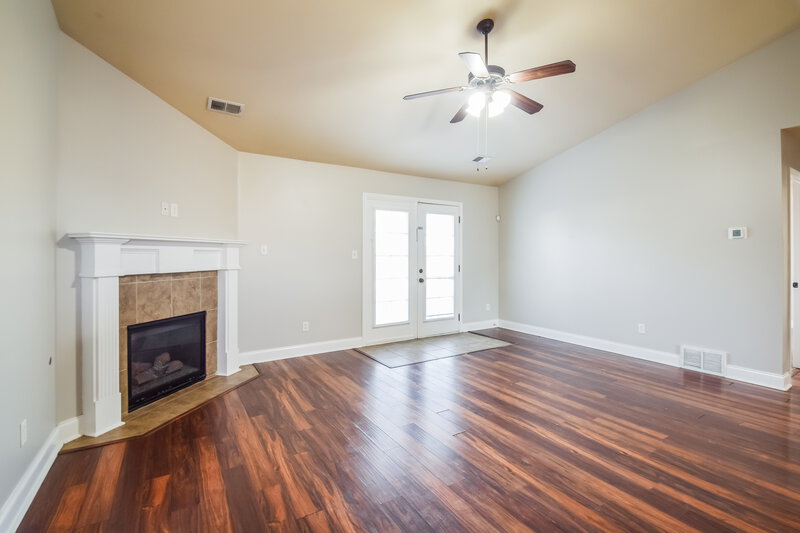 2,165/Mo, 2851 S Hartland Dr Southaven, MS 38672 Living Room View 2
