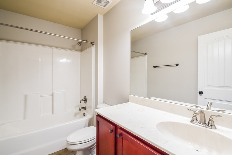 2,165/Mo, 2851 S Hartland Dr Southaven, MS 38672 Bathroom View