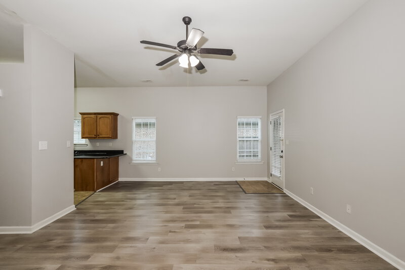 1,980/Mo, 9007 Billy Pat Dr Olive Branch, MS 38654 Living Room View 2