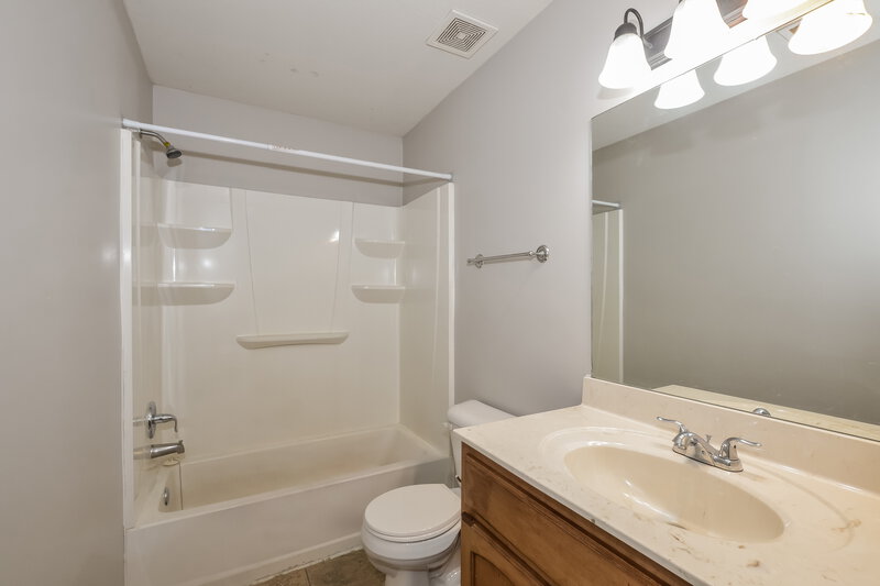 1,980/Mo, 9007 Billy Pat Dr Olive Branch, MS 38654 Bathroom View