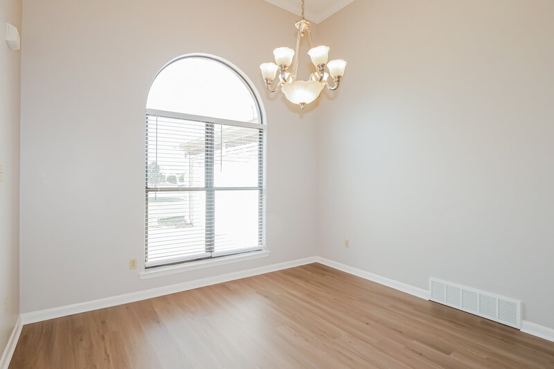2,010/Mo, 60 Willow Crest Cv Somerville, TN 38068 Dining Room View