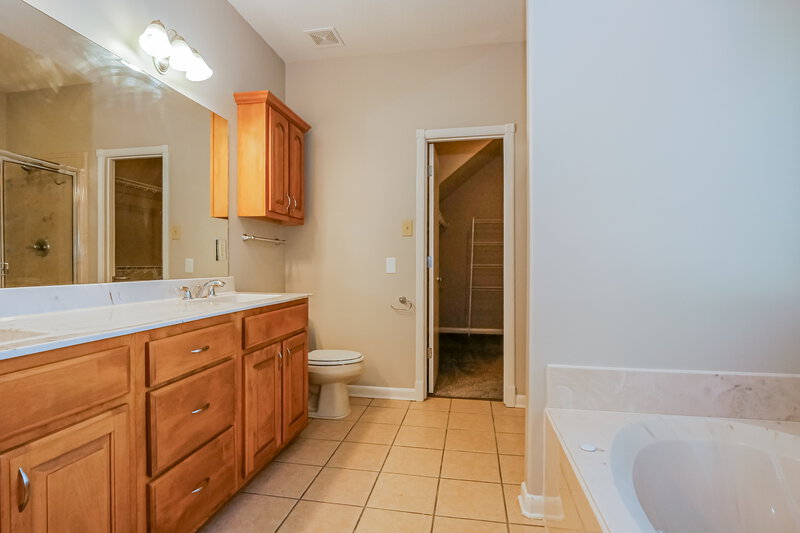2,010/Mo, 60 Willow Crest Cv Somerville, TN 38068 Main Bathroom View