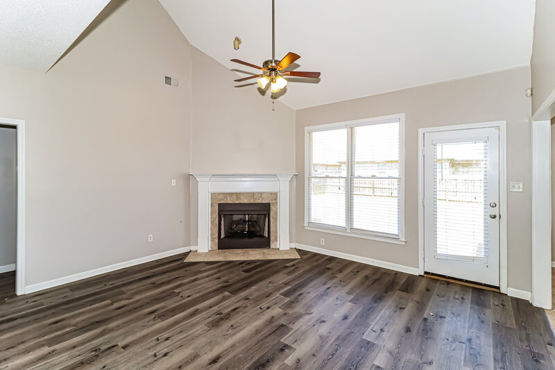 2,650/Mo, 9474 Afton Grove Rd Cordova, TN 38018 Living Room View