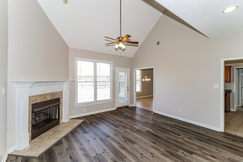 2,650/Mo, 9474 Afton Grove Rd Cordova, TN 38018 Living Room View 2