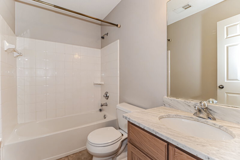 2,650/Mo, 9474 Afton Grove Rd Cordova, TN 38018 Bathroom View