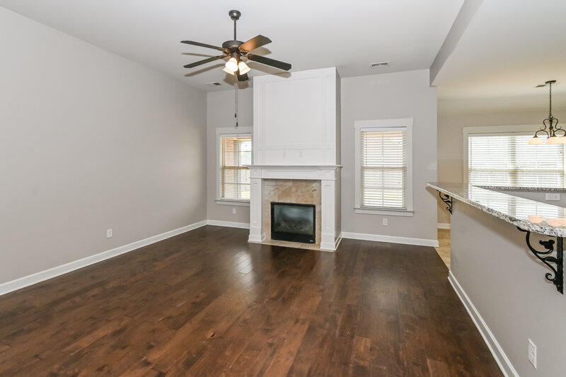 2,380/Mo, 2581 Woodcutter Dr Southaven, MS 38672 Living Room View