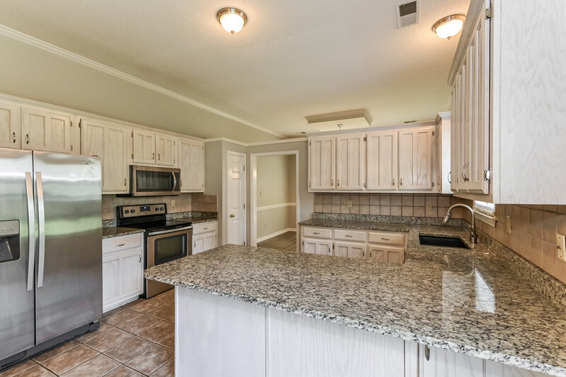3,500/Mo, 6735 Hare Run Ln Arlington, TN 38002 Kitchen View 2