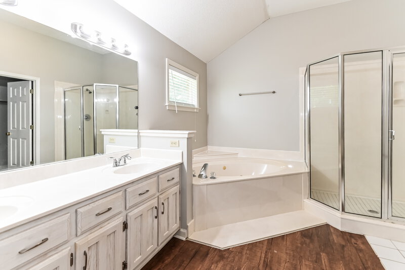 3,500/Mo, 6735 Hare Run Ln Arlington, TN 38002 Main Bathroom View