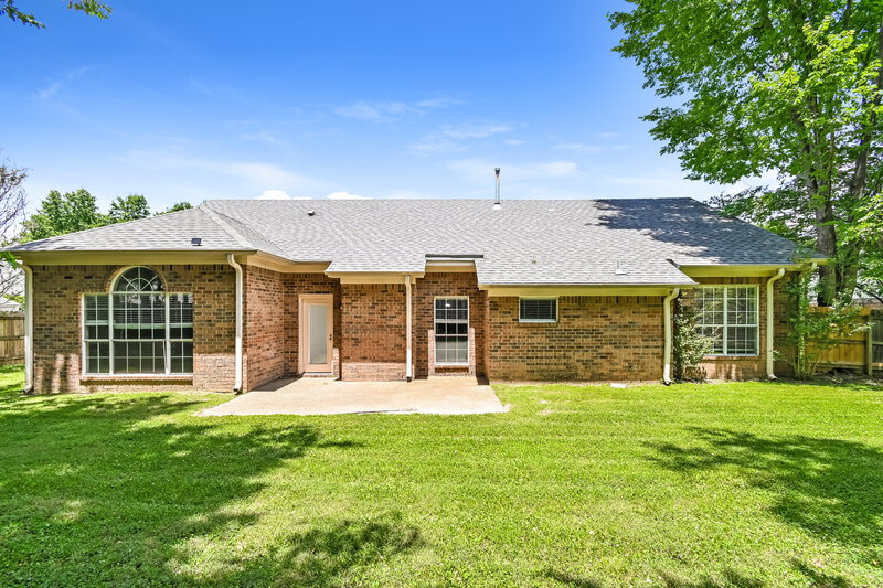 3,500/Mo, 6735 Hare Run Ln Arlington, TN 38002 Rear View