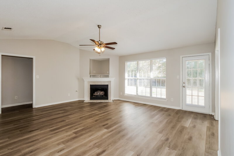 0/Mo, 11625 Belle Manor Dr Arlington, TN 38002 Living Room View