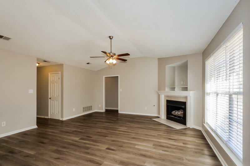 0/Mo, 11625 Belle Manor Dr Arlington, TN 38002 Living Room View 2