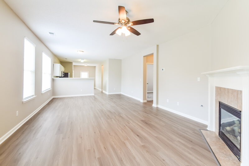 0/Mo, 9973 Fox Run Dr Olive Branch, MS 38654 Living Room View