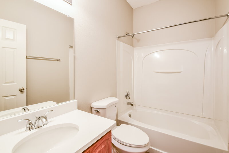0/Mo, 9973 Fox Run Dr Olive Branch, MS 38654 Bathroom View