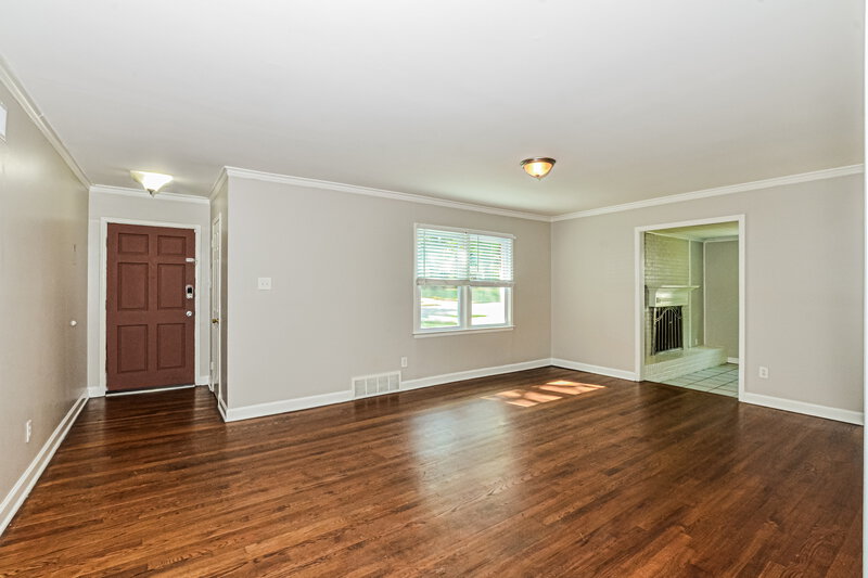 1,505/Mo, 1172 Oak Ridge Dr Memphis, TN 38111 Living Room View 2