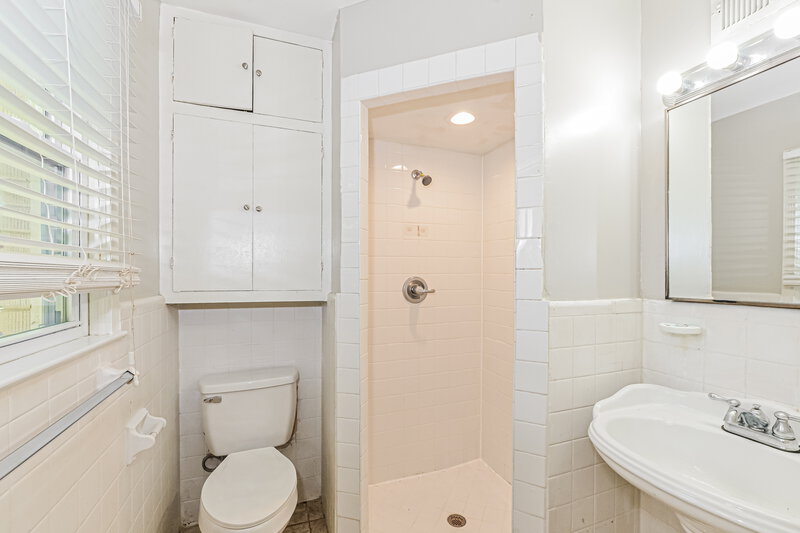 1,505/Mo, 1172 Oak Ridge Dr Memphis, TN 38111 Main Bathroom View