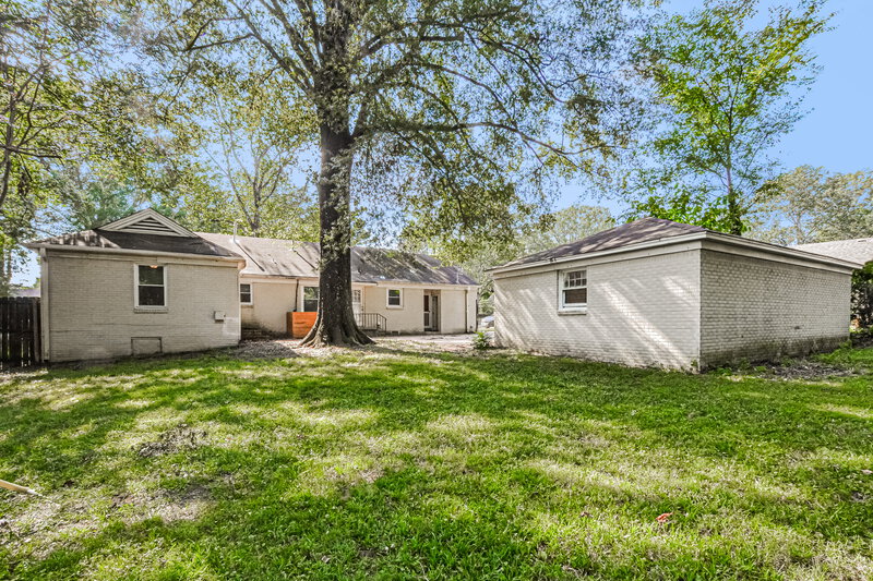 1,505/Mo, 1172 Oak Ridge Dr Memphis, TN 38111 Rear View 2