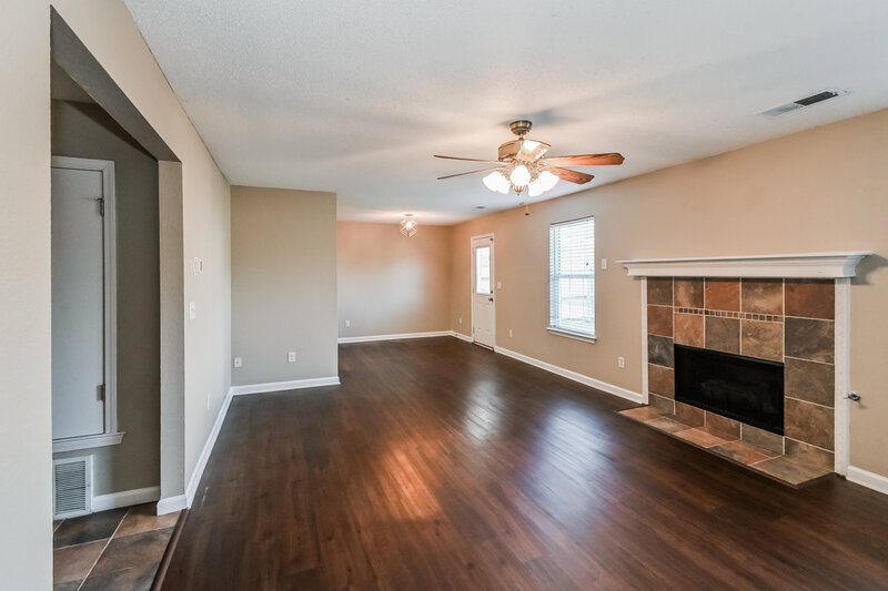1,680/Mo, 7299 Red Maple Dr Olive Branch, MS 38654 Living Room View 2